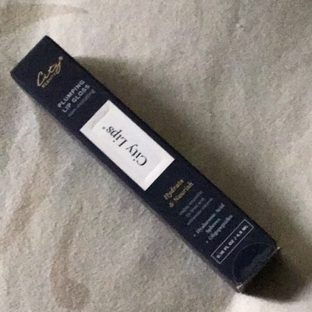 City Lips plumping lip gloss